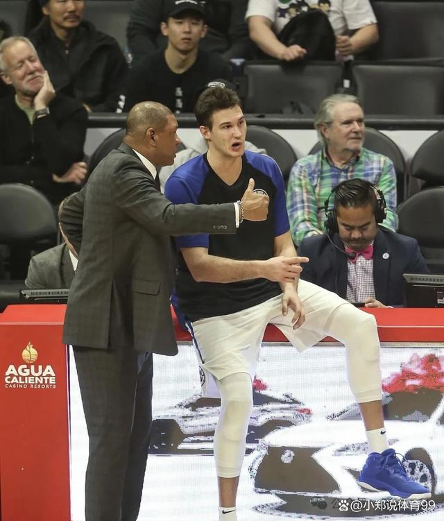 关于雄鹿B队完胜尼日利亚男篮，加里纳利高光表现的信息