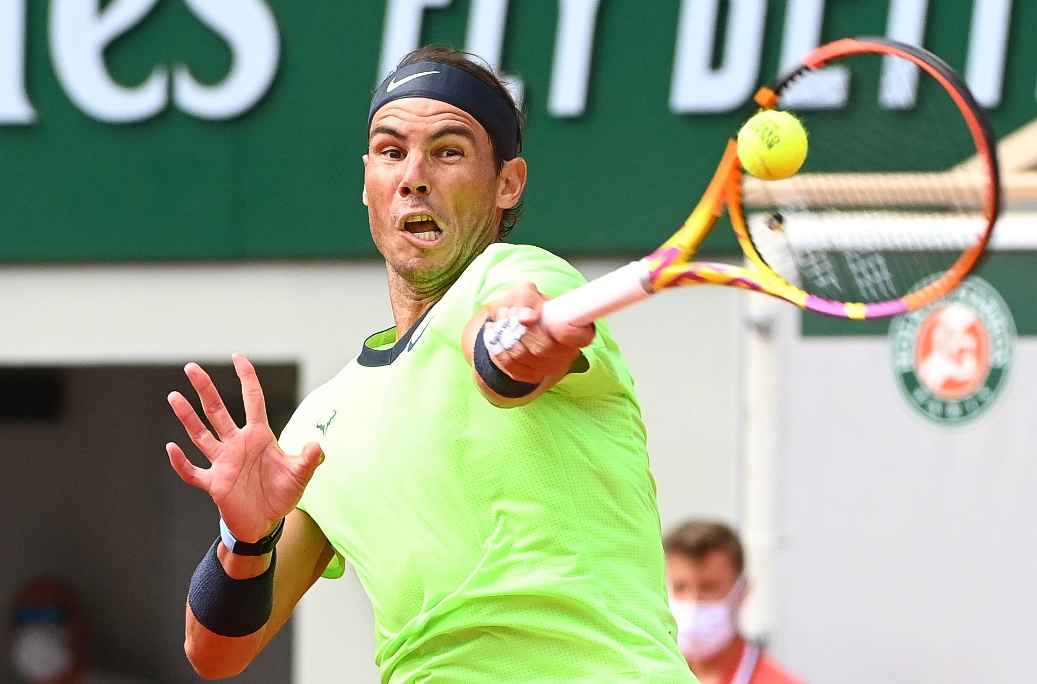 法国网球队绝地反击西班牙网球队，纳达尔完成帽子戏法