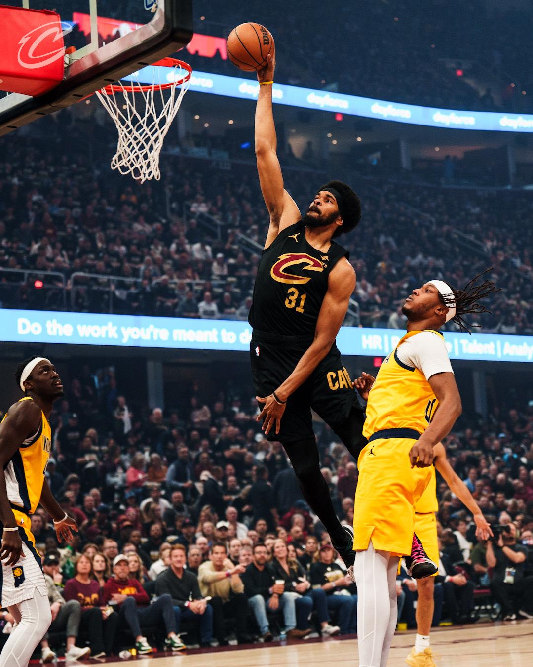 马刺轻取美国男篮，米切尔绝境逆转