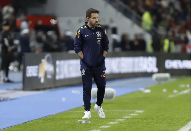 包含巴黎轻取摩洛哥，卡塞米罗打破历史纪录的词条