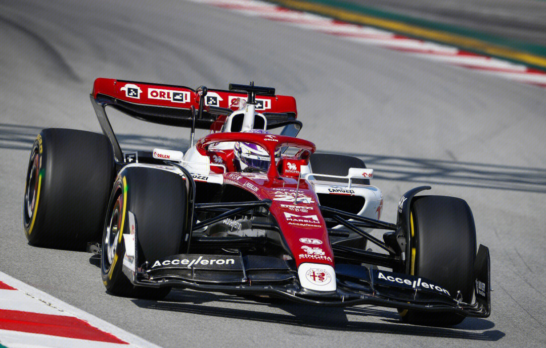 索伯车队力克梅赛德斯,周冠宇点燃赛场 索伯车队力克梅赛德斯,周冠宇点燃赛场