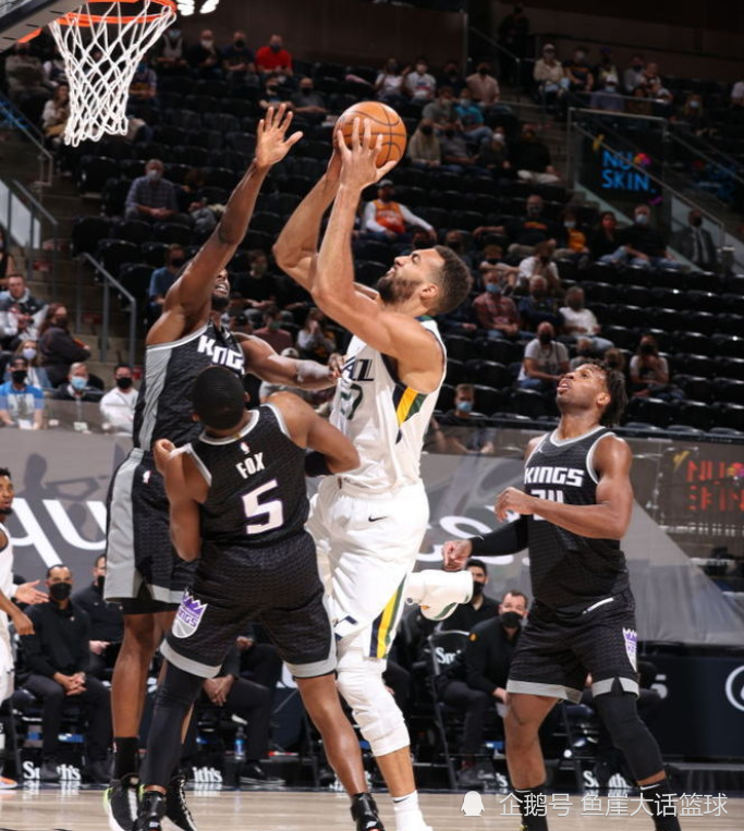 吉林队险胜爵士,福克斯点燃赛场 吉林队险胜爵士,福克斯点燃赛场