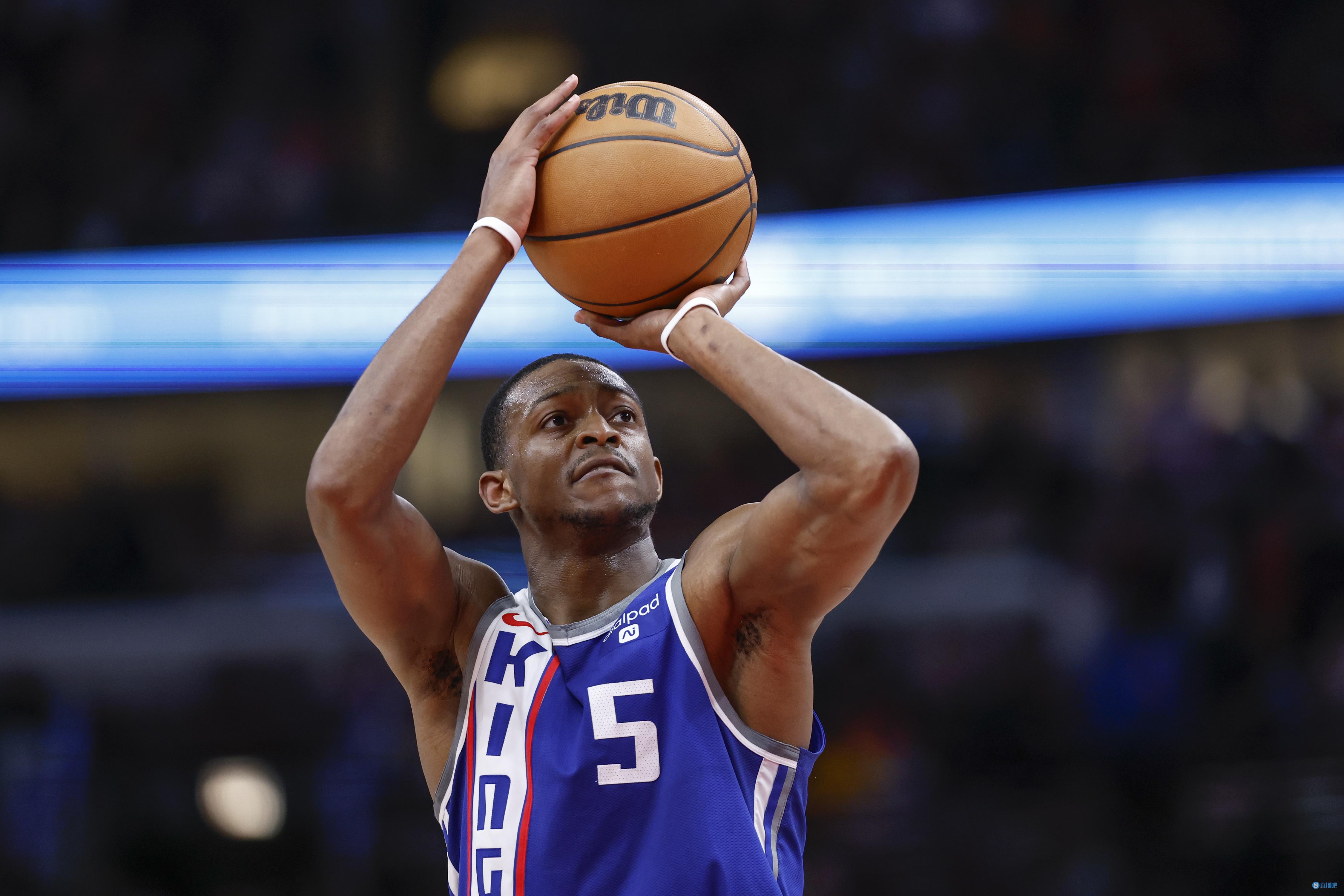 吉林队险胜爵士,福克斯点燃赛场 吉林队险胜爵士,福克斯点燃赛场