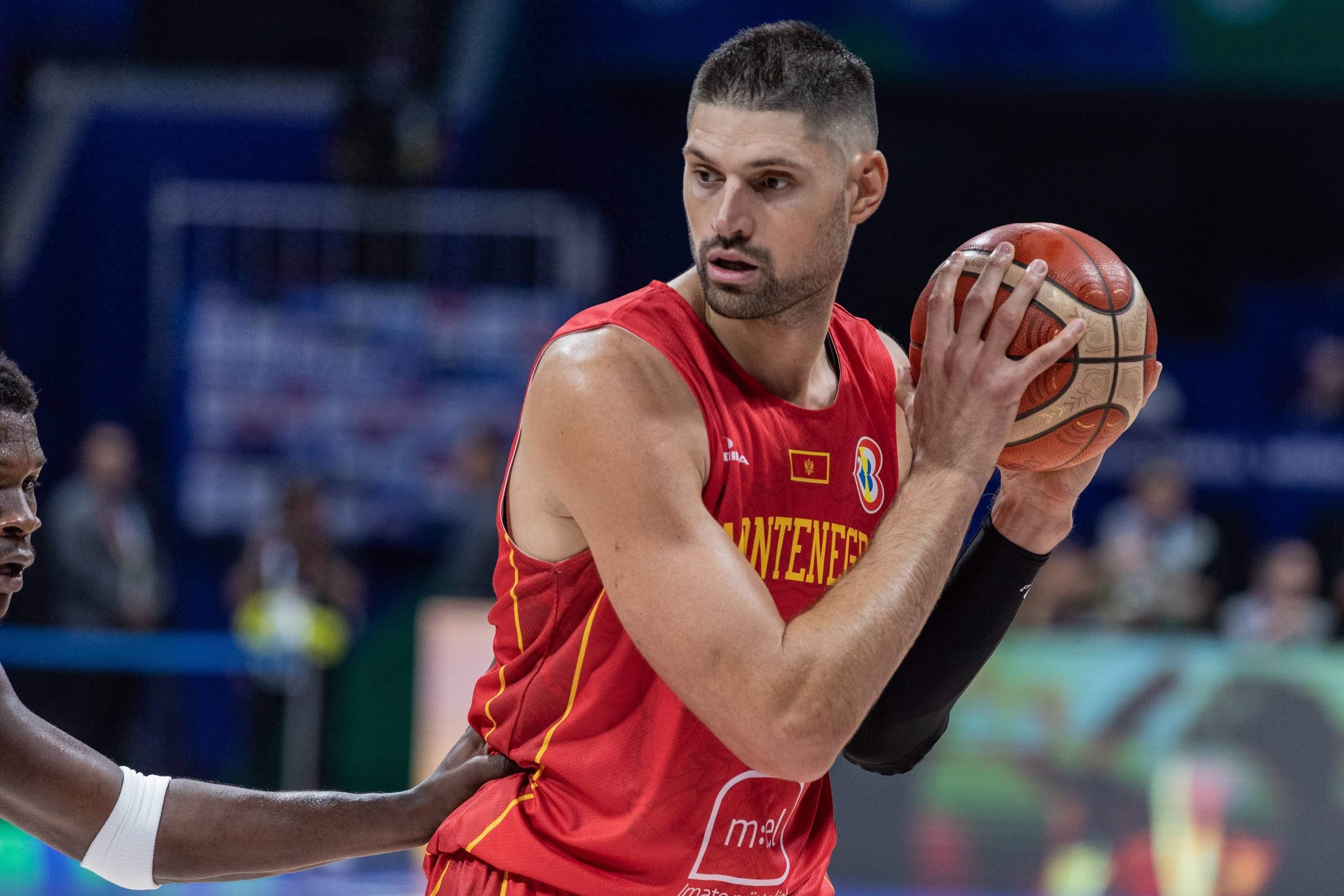 湖人横扫广东队,武切维奇高光表现 湖人横扫广东队,武切维奇高光表现