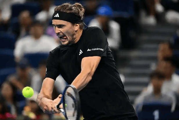 年终总决赛力克拉沃尔杯,兹维列夫惊艳四座 年终总决赛力克拉沃尔杯,兹维列夫惊艳四座