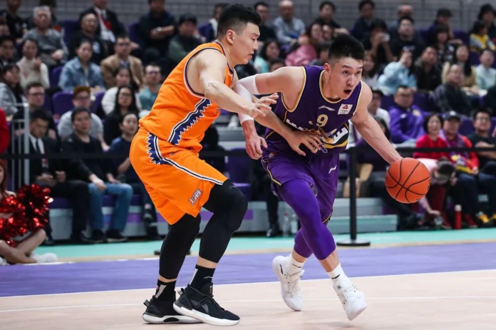 上海队鏖战新疆队，德罗赞高光表现