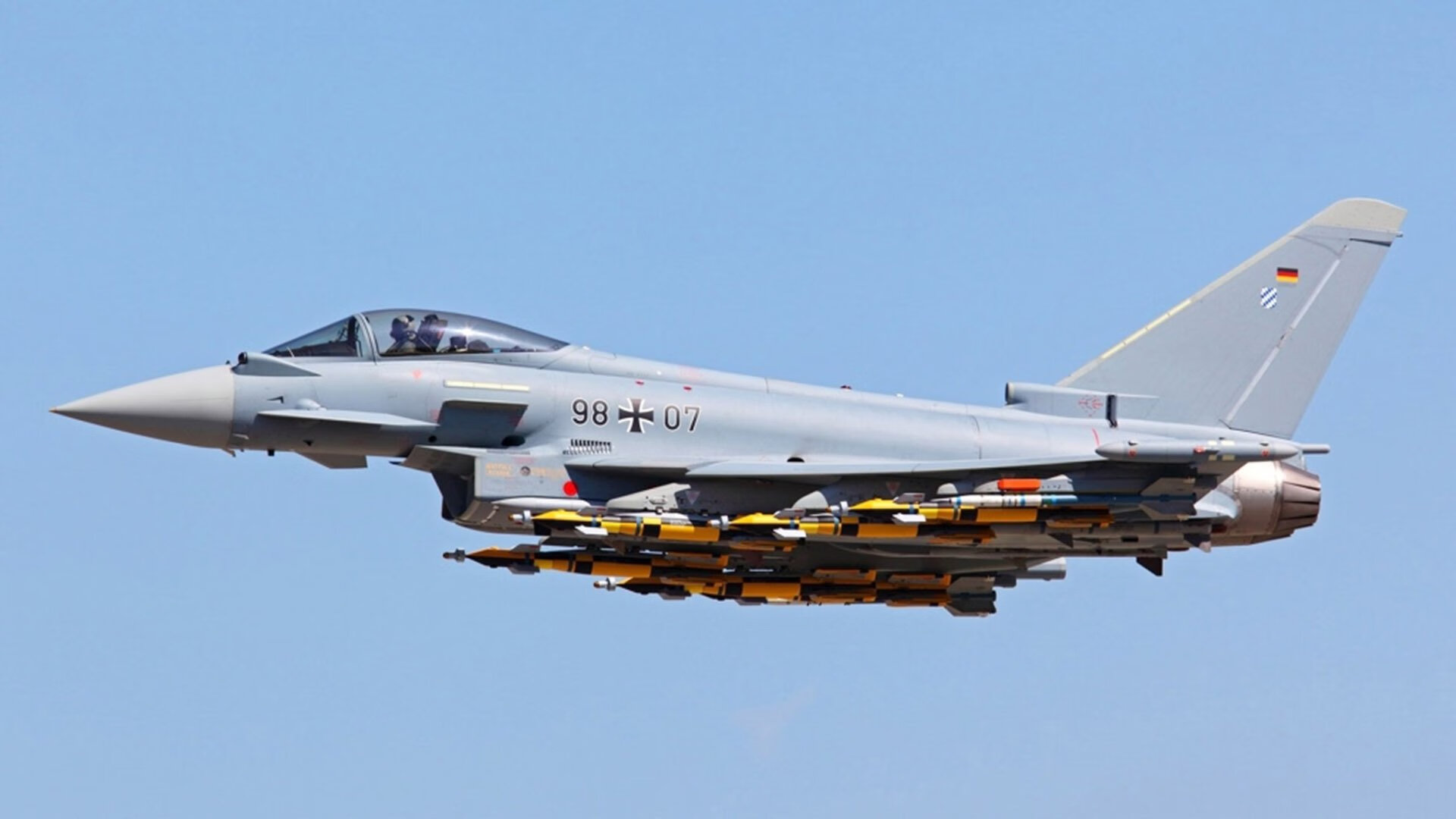 三棱镜赛道,哈斯精算、勒克莱尔烈焰与威廉姆斯沉没的一夜