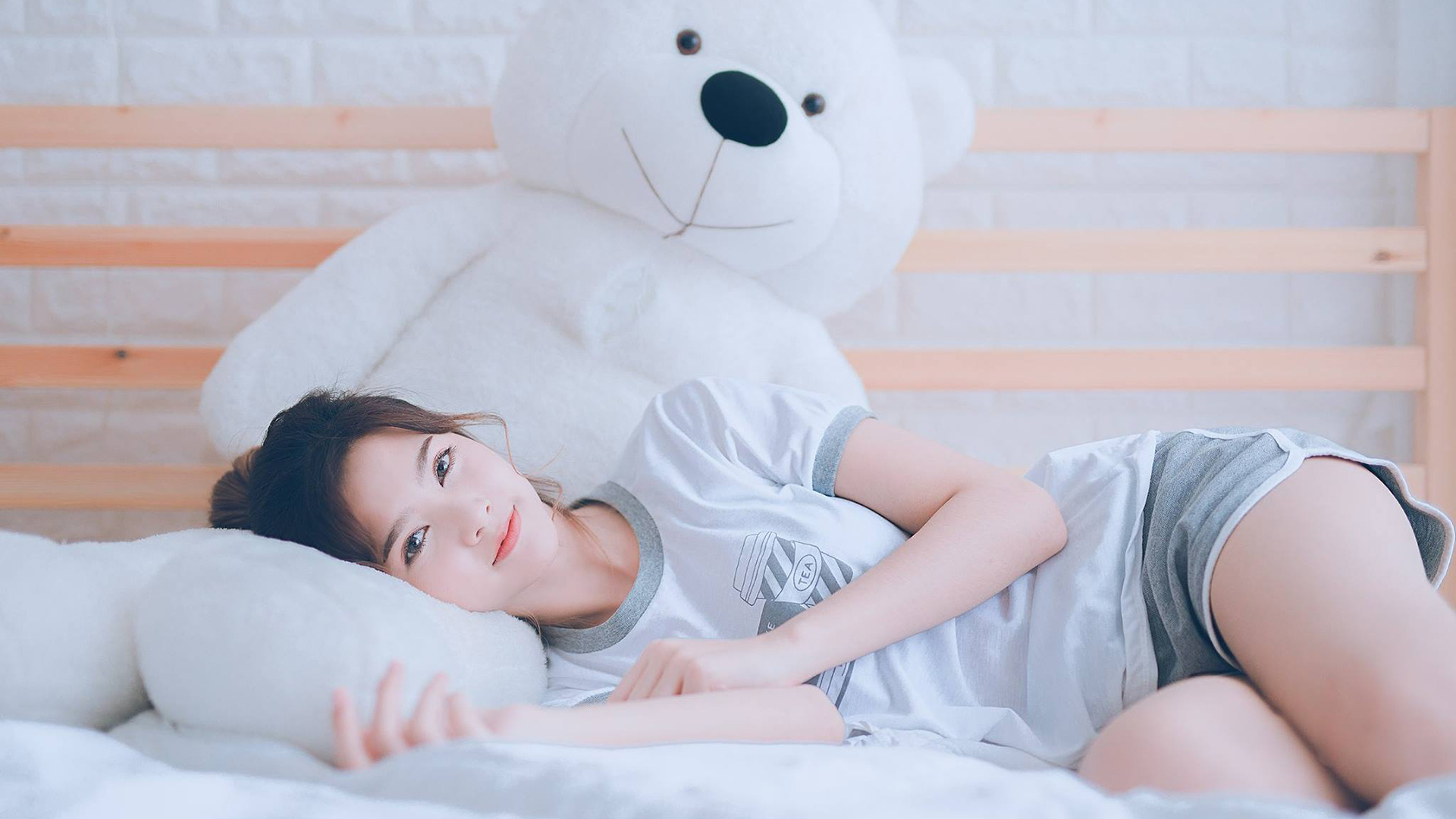 NBA季后赛强度跨界震撼，芝加哥公牛队以狂风暴雨之势粉碎深圳队